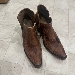 Ariat Dixon Booties